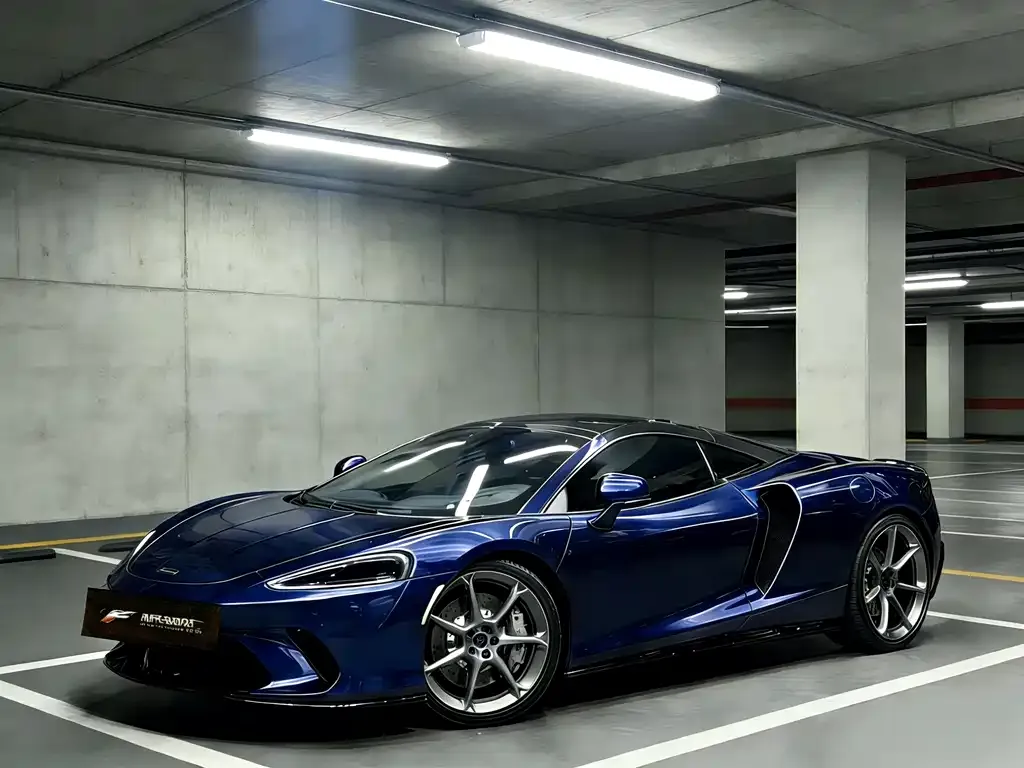 McLaren GT