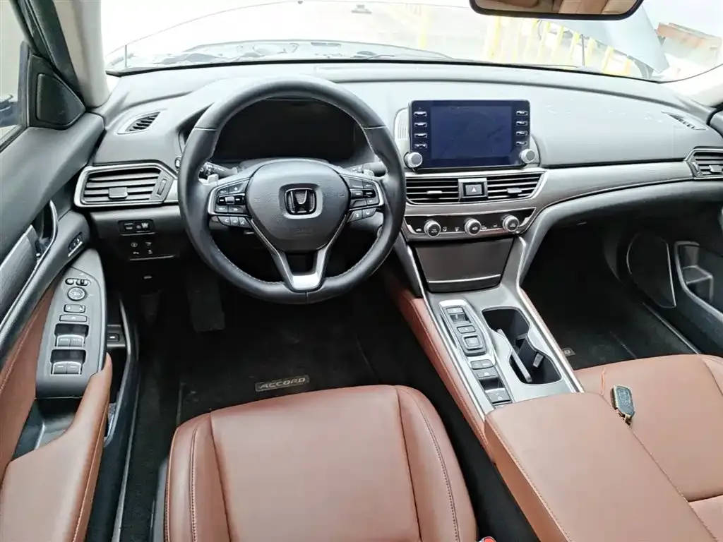 Honda Accord — фото 7
