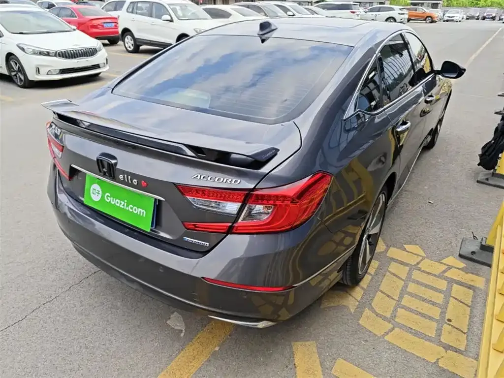 Honda Accord — фото 10