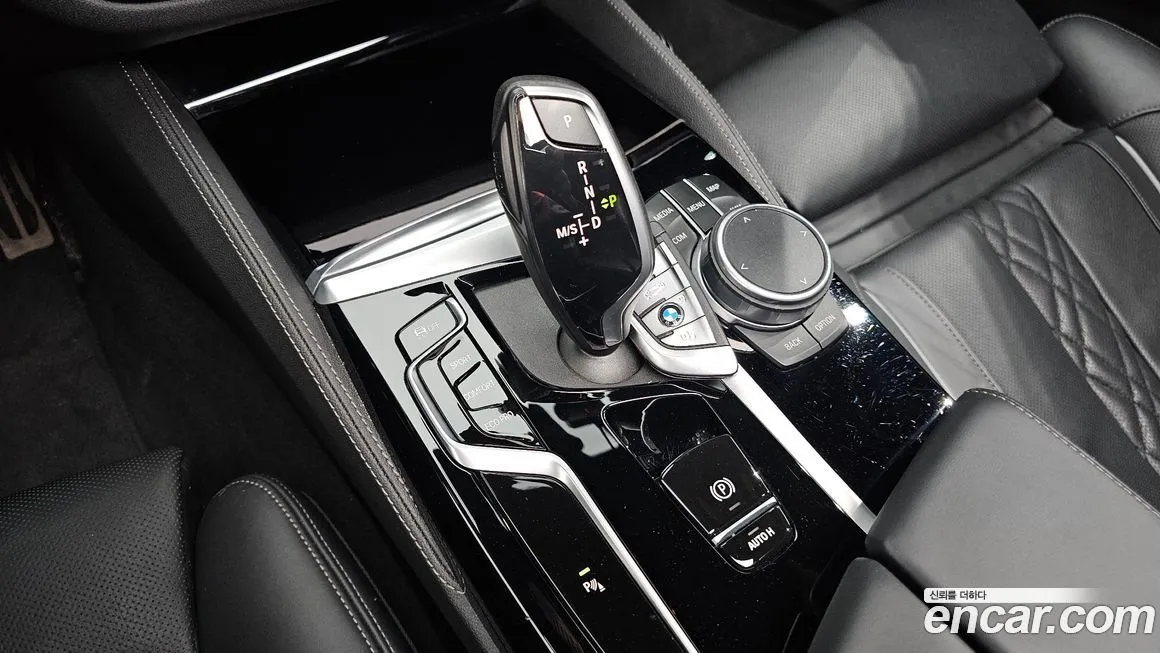 BMW 5-Series — фото 10