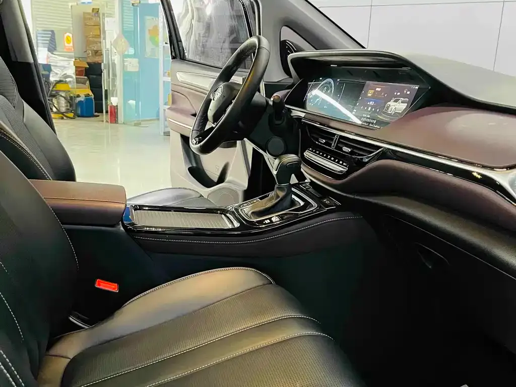 GAC Motor Trumpchi M6 — фото 8