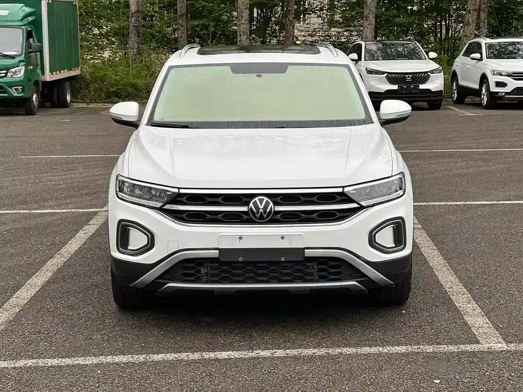 Volkswagen T-Roc — фото 9