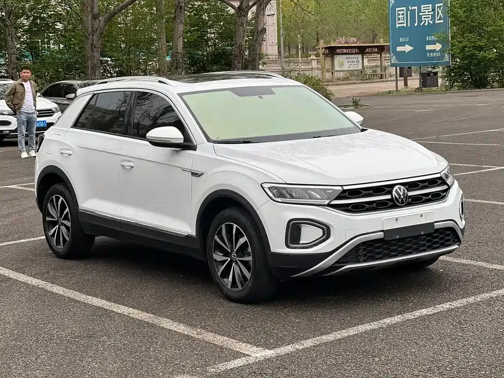 Volkswagen T-Roc — фото 8
