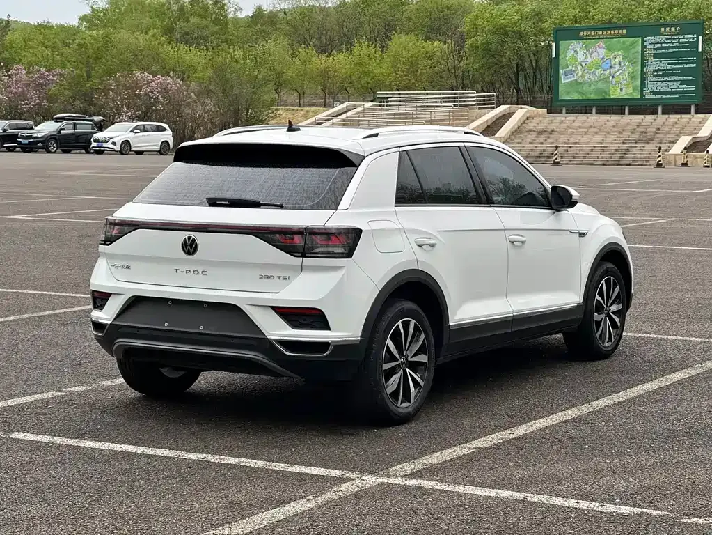 Volkswagen T-Roc — фото 5