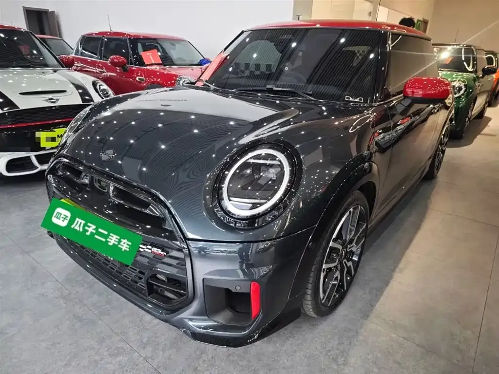 MINI JCW (John Cooper Works) — фото 1