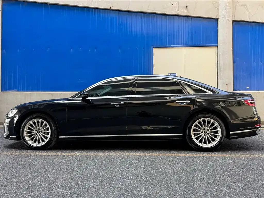 Audi A8 2025 из CN, фото 2