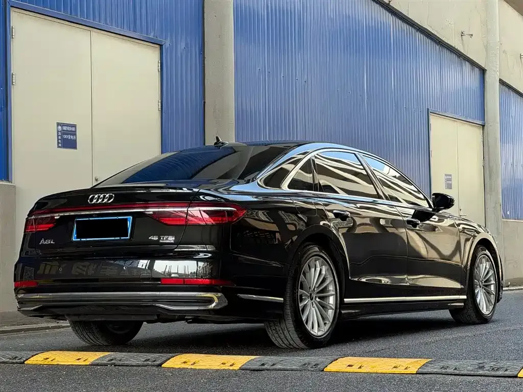 Audi A8 2025 из CN, фото 6