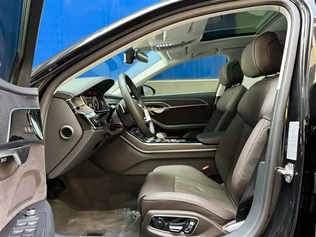 Audi A8 2025 из CN, фото 3