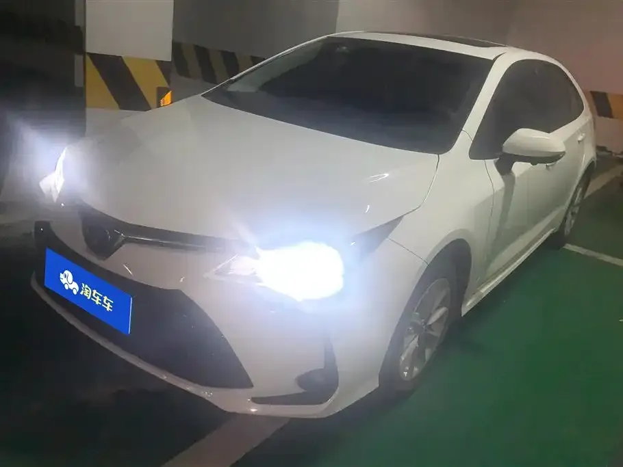 Toyota Corolla — фото 1