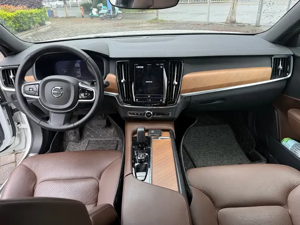 Volvo S90 — фото 10