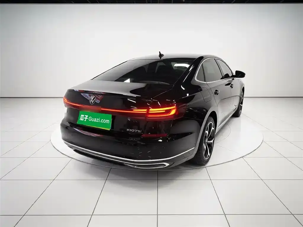 Volkswagen Passat — фото 8