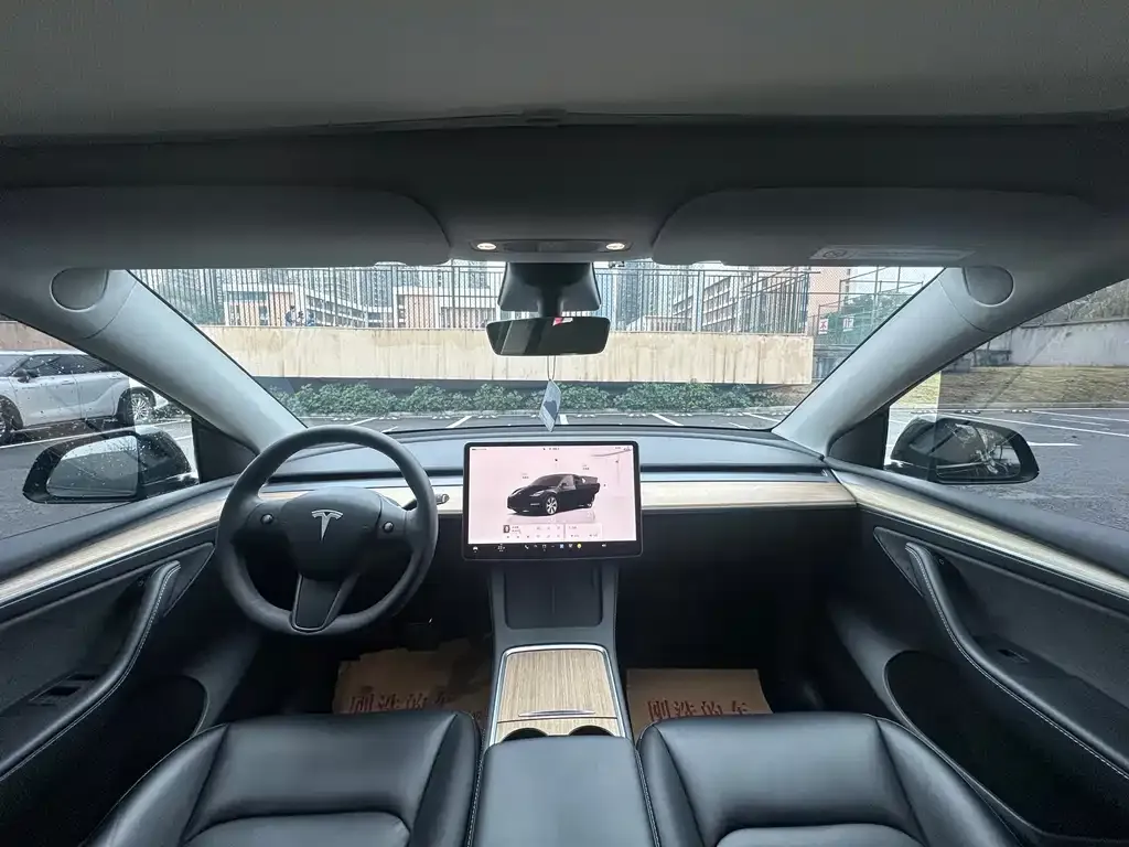 Tesla Model Y — фото 7