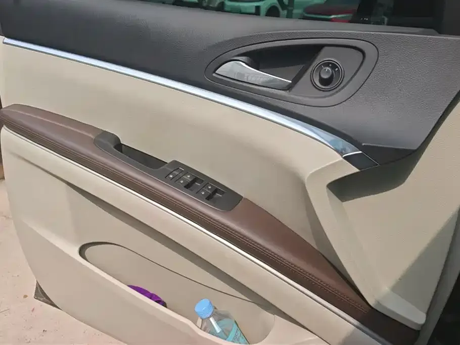 Buick GL8 2023 из CN, фото 2