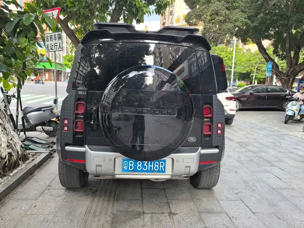 Land Rover Defender — фото 2