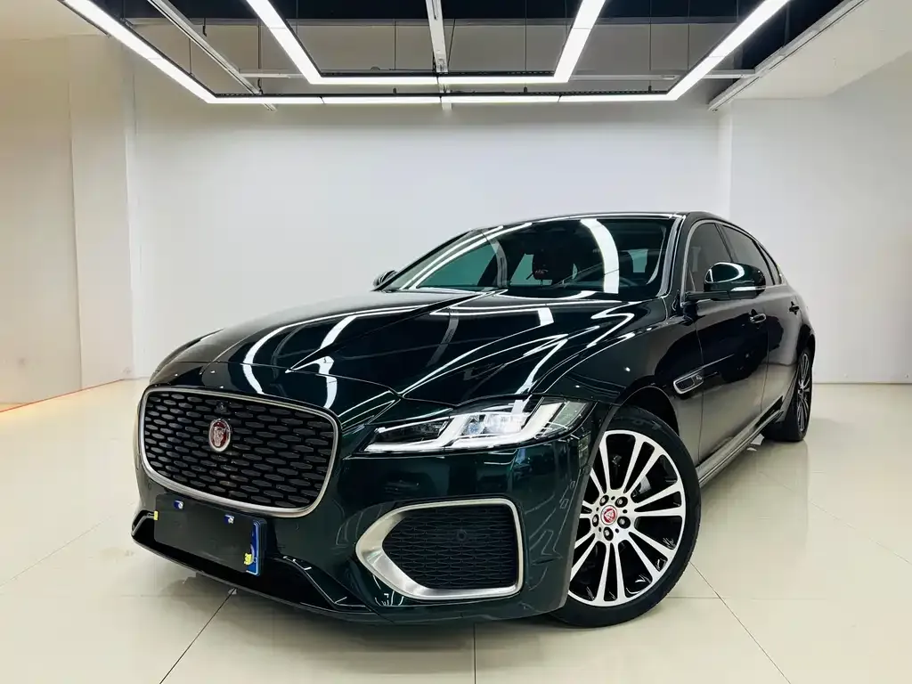 Jaguar XFL — фото 1