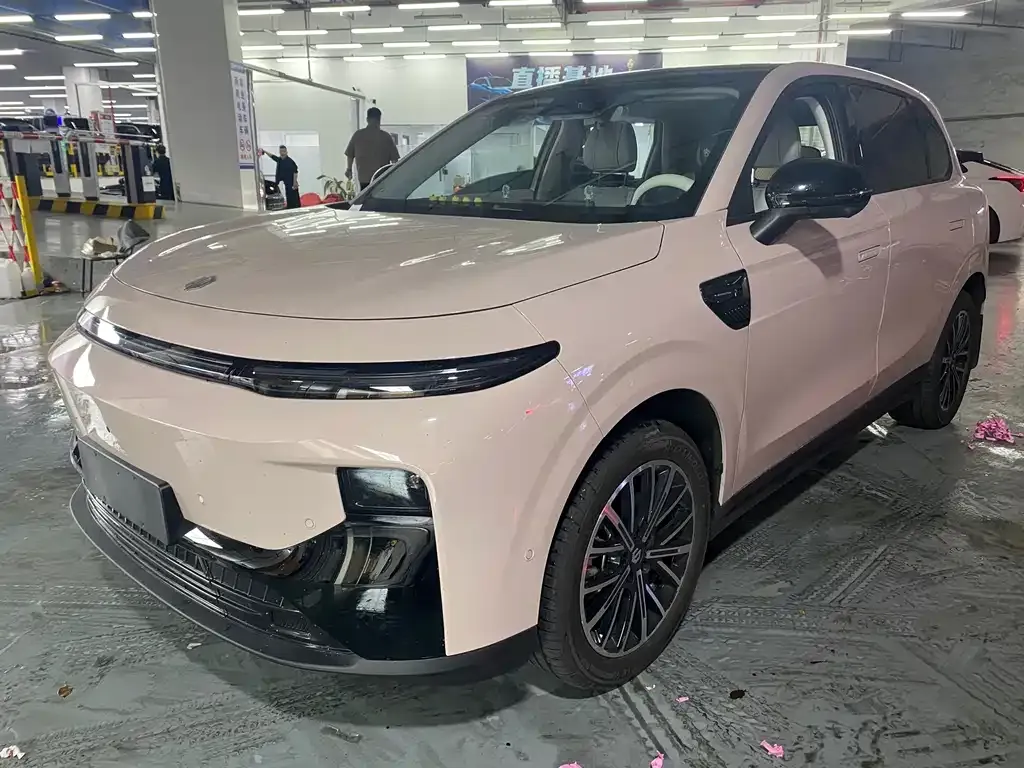 Leapmotor B10
