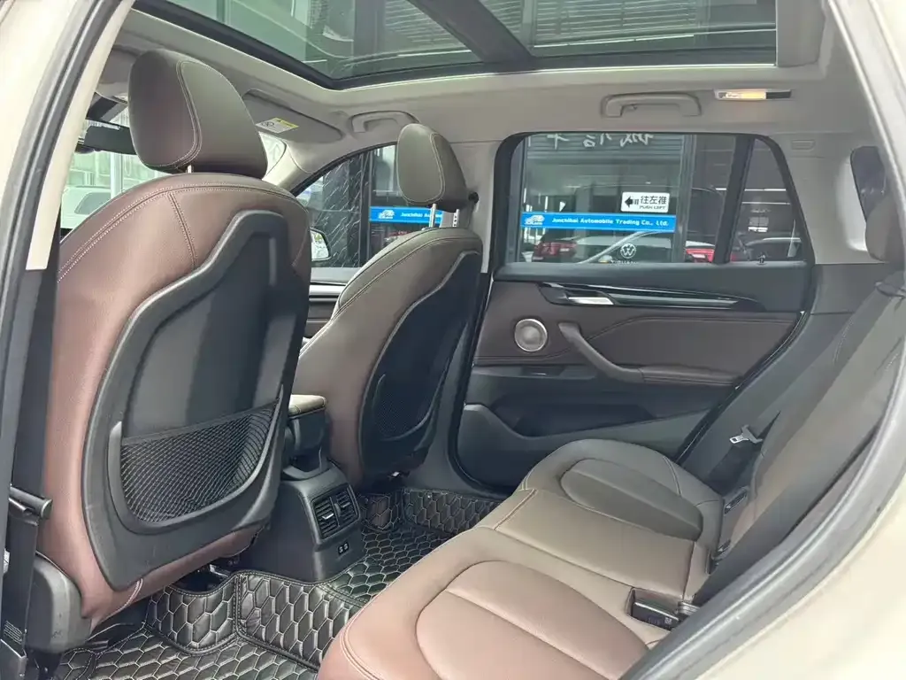 BMW X1 2022 из CN, фото 8