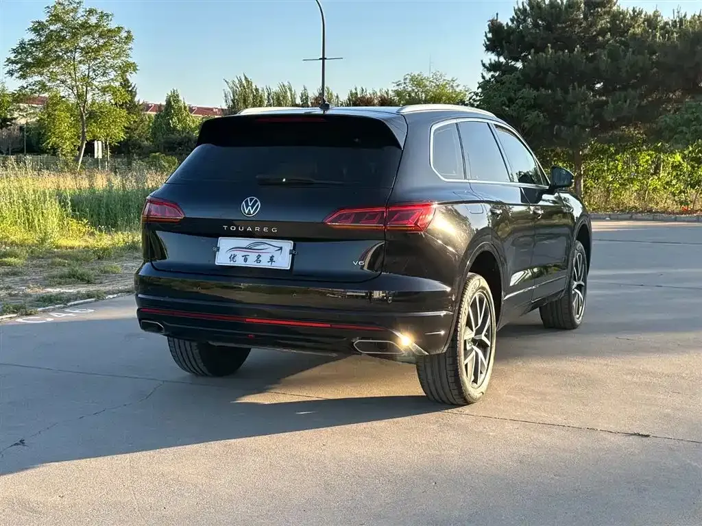 Volkswagen Touareg — фото 10
