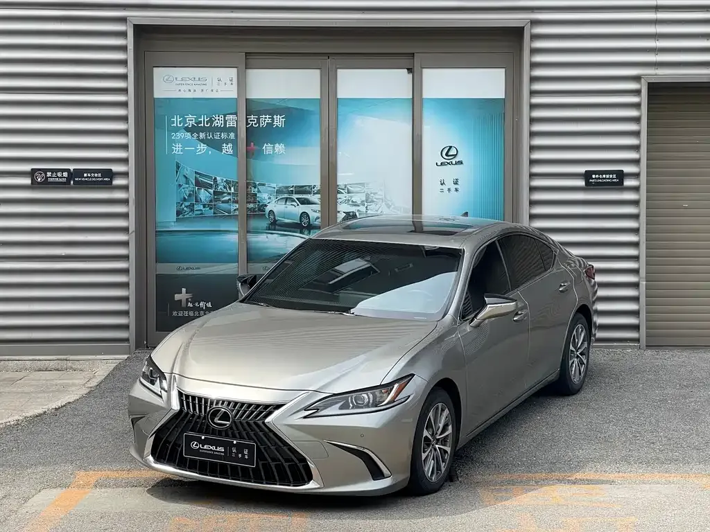 Lexus ES — фото 1