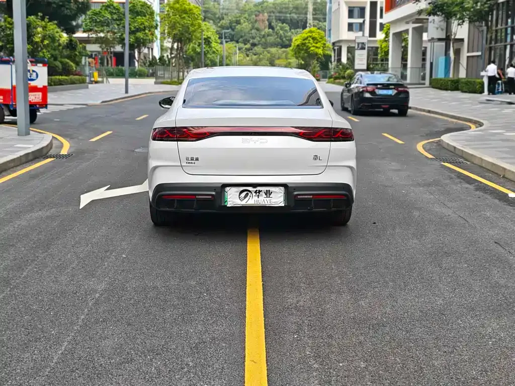 BYD Qin L — фото 10