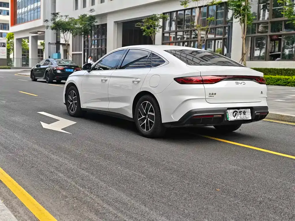 BYD Qin L — фото 9