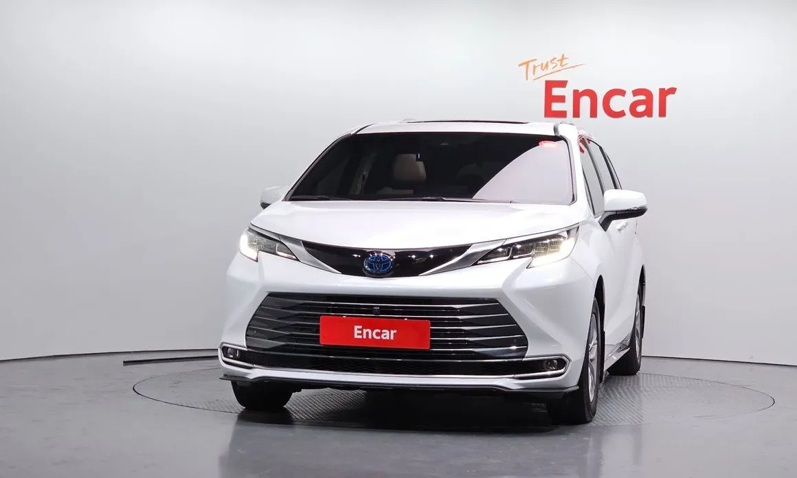 Toyota Sienna 2024 из KR, фото 2
