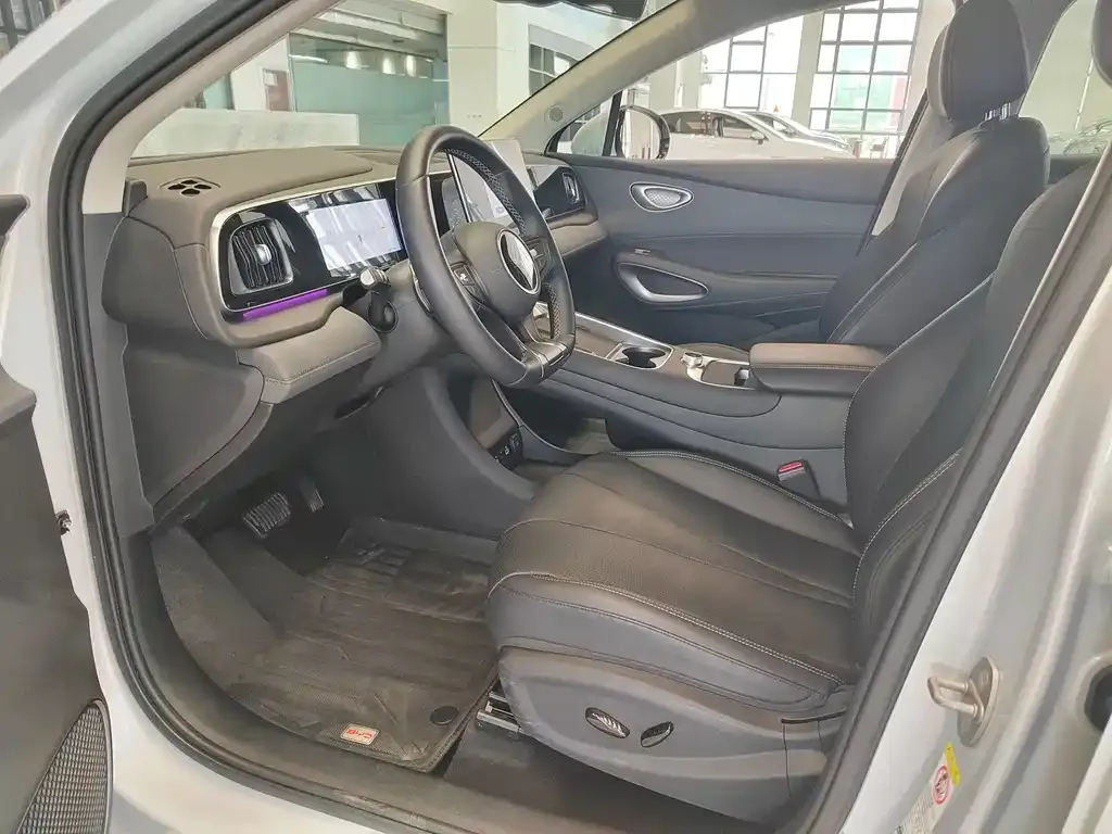 BYD Hiace 05 EV — фото 10