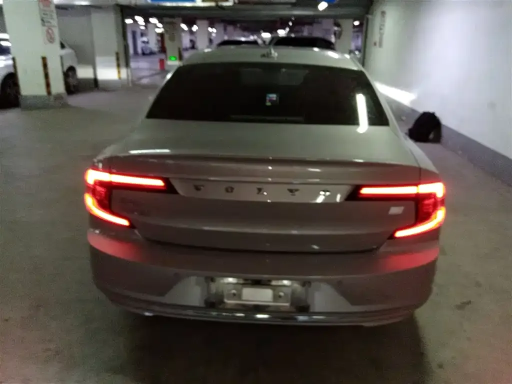 Volvo S90 PHEV 2023 из CN, фото 4