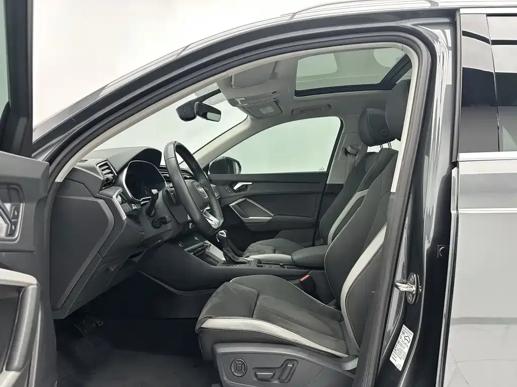 Audi Q3 2023 из CN, фото 9