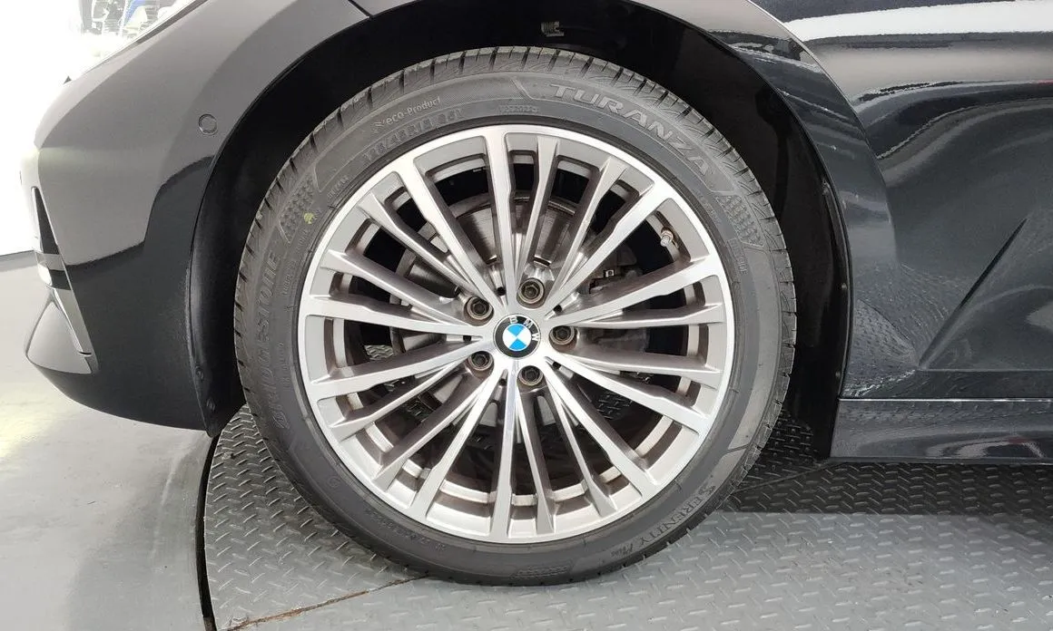 BMW 3-Series 2022 из KR, фото 6