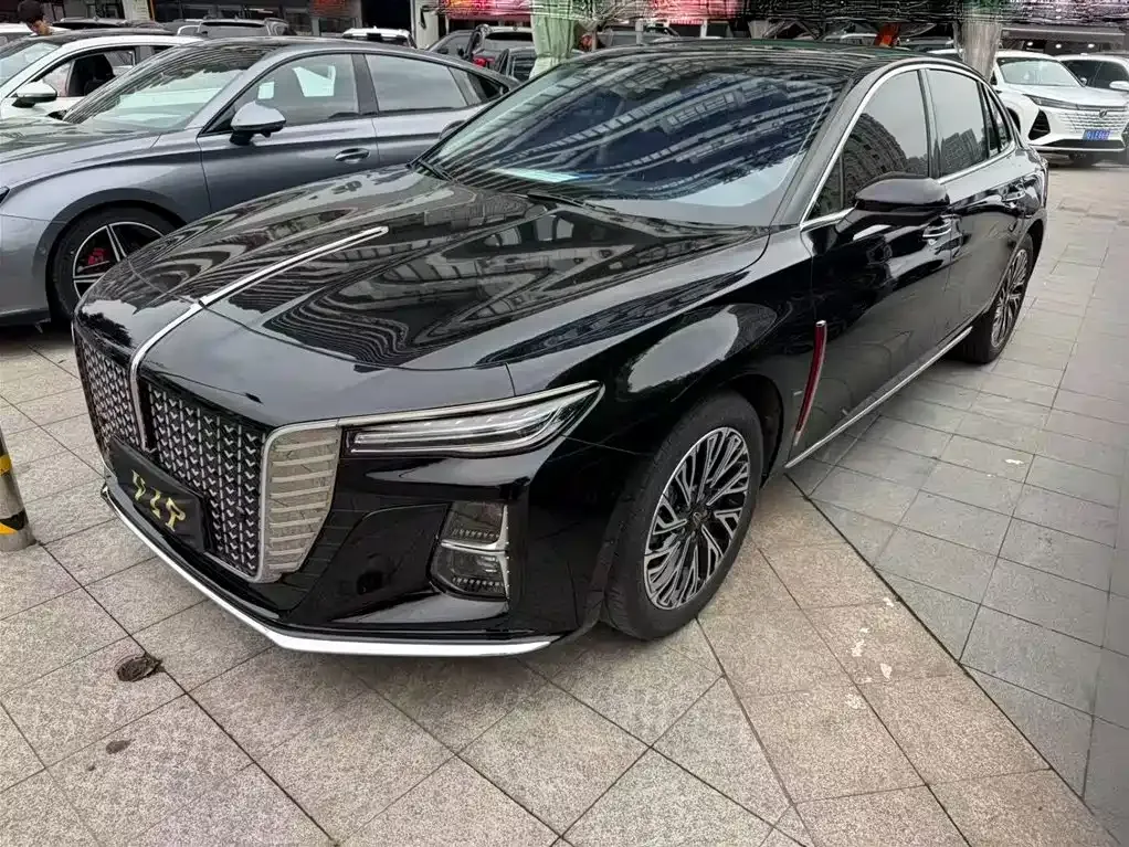 Hongqi H5 — фото 1