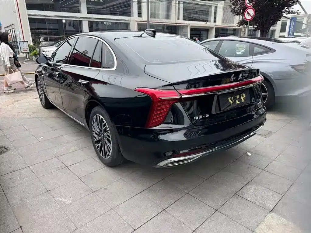 Hongqi H5 — фото 6