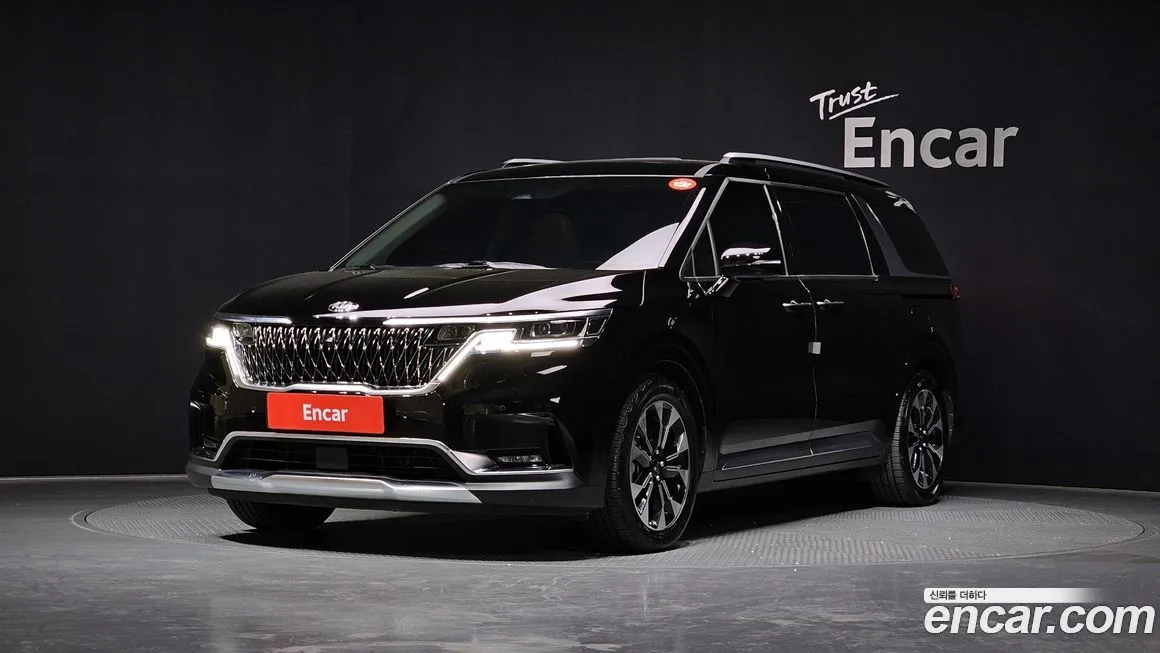 Kia Carnival — фото 1