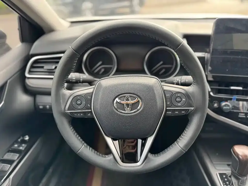 Toyota Camry 2023 из CN, фото 9