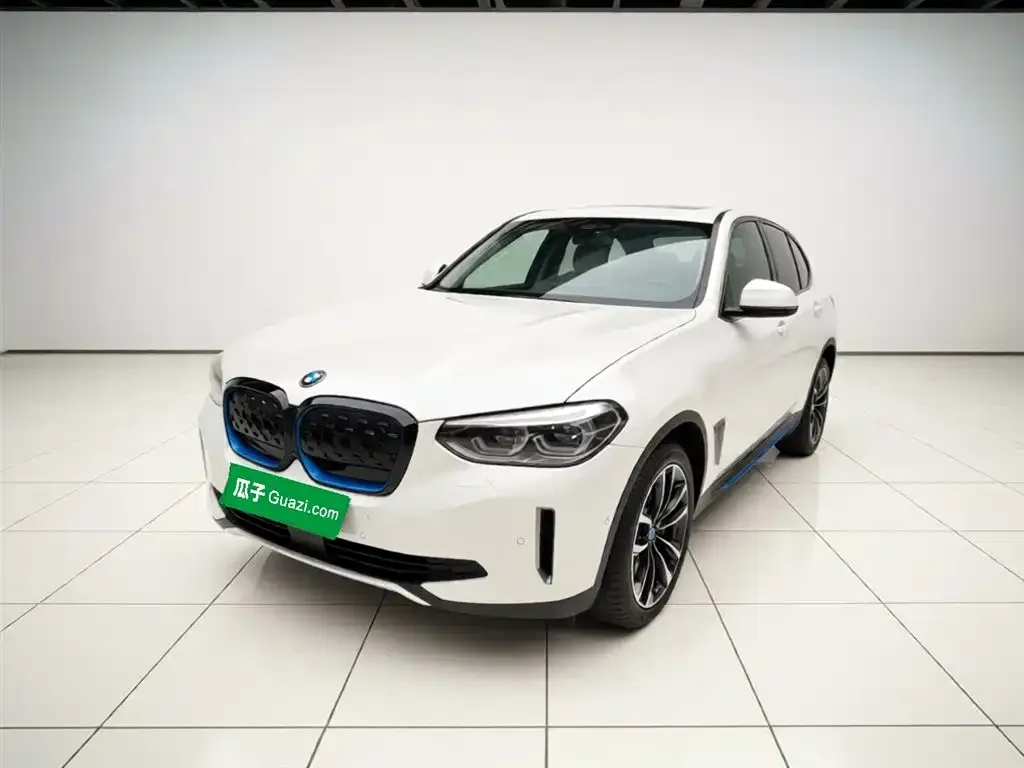 BMW iX3 — фото 1