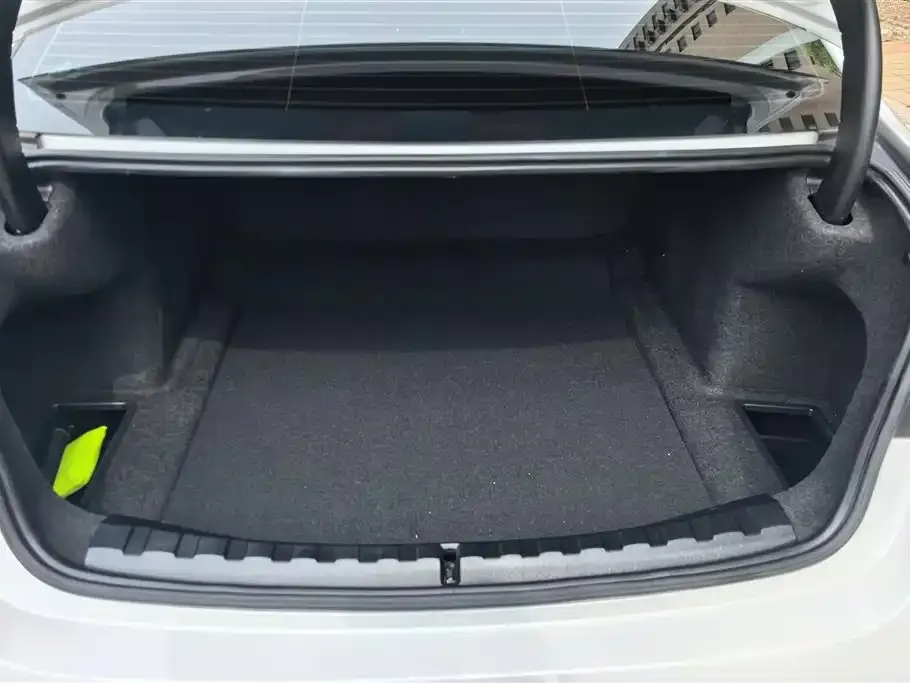 BMW 3 Series 2023 из CN, фото 2