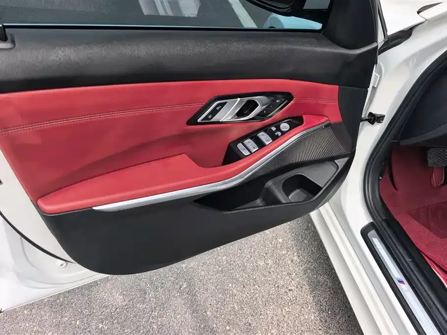 BMW 3 Series 2023 из CN, фото 8