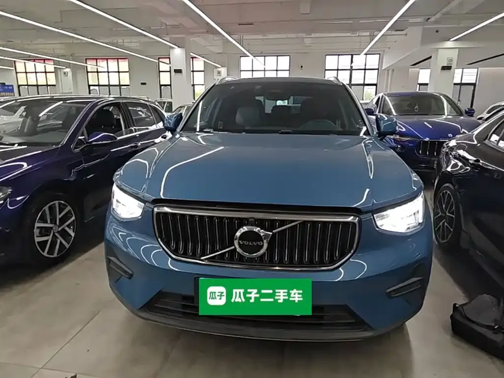 Volvo XC40 — фото 9