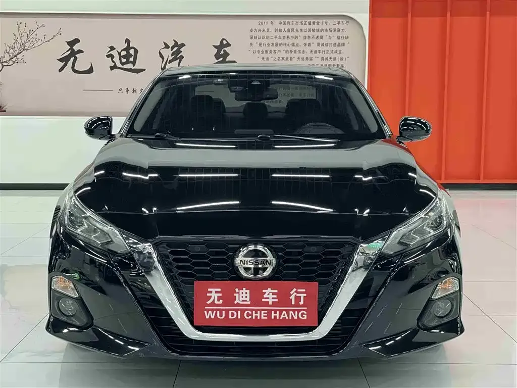 Nissan Teana — фото 1