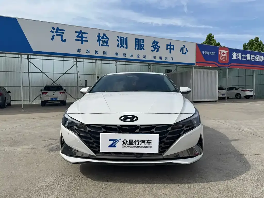 Hyundai Elantra — фото 8