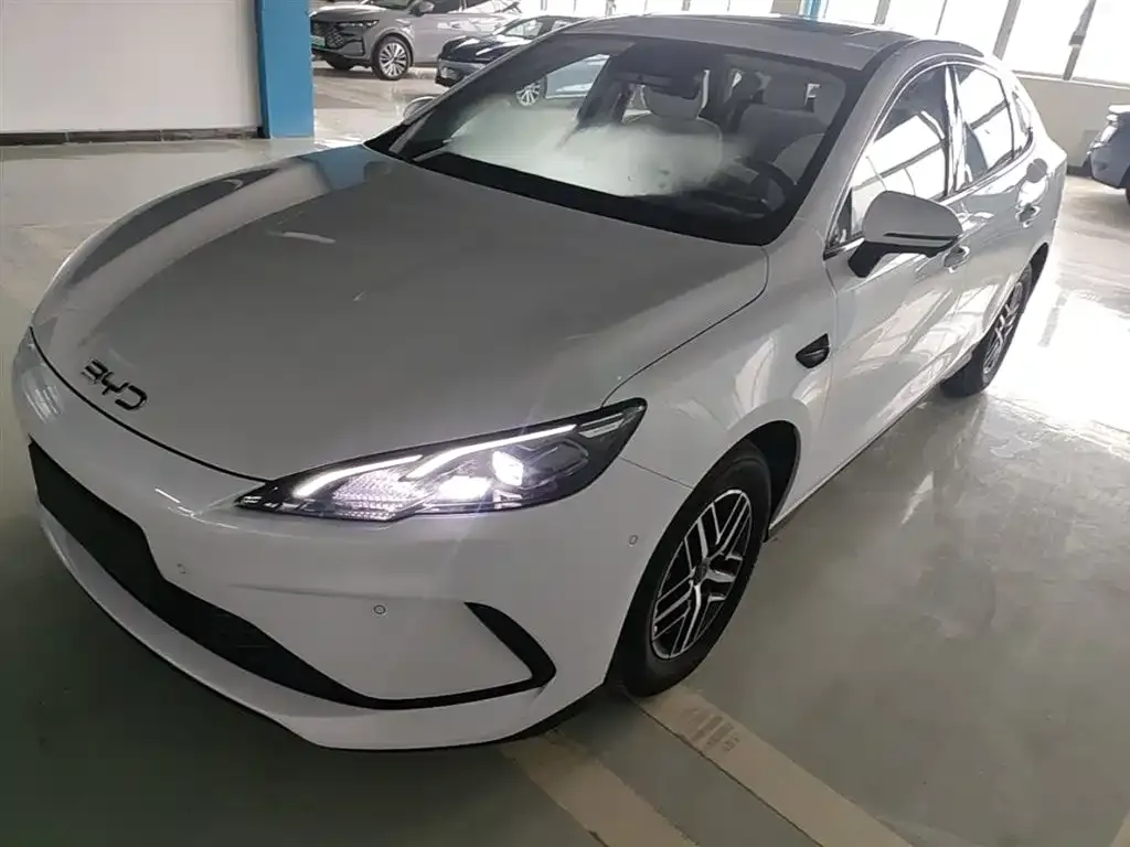 BYD Seal 05 DM-i — фото 9