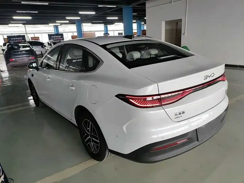 BYD Seal 05 DM-i — фото 10
