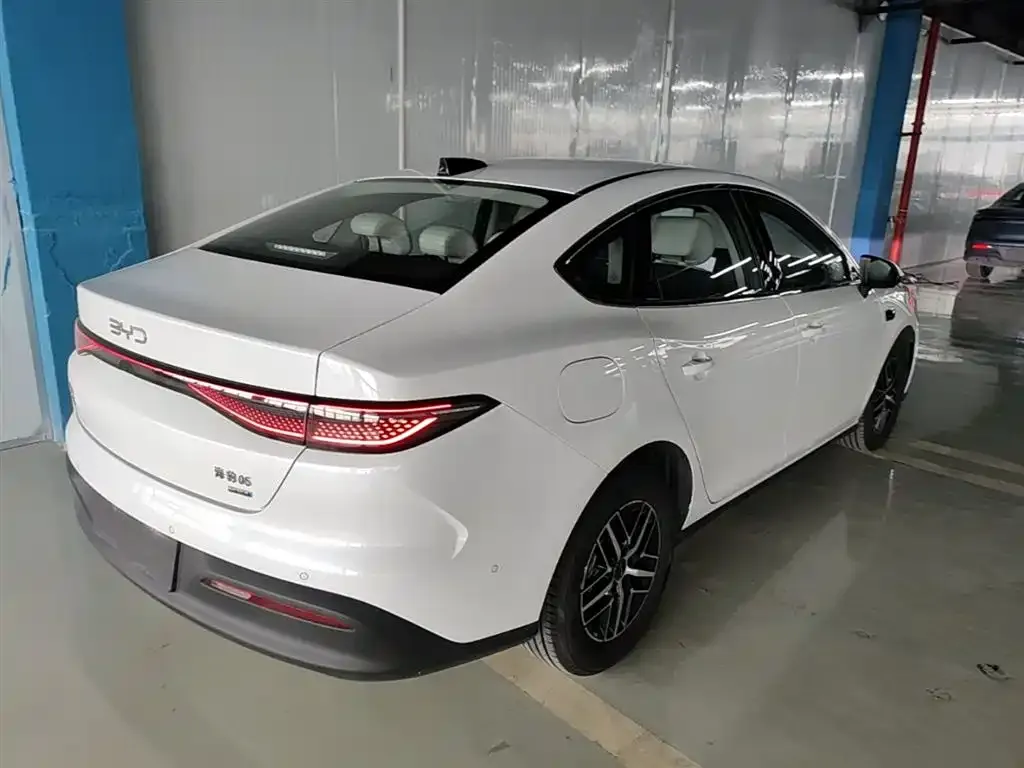 BYD Seal 05 DM-i — фото 2