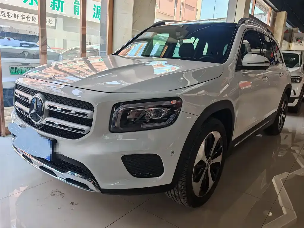 Mercedes-Benz GLB — фото 1