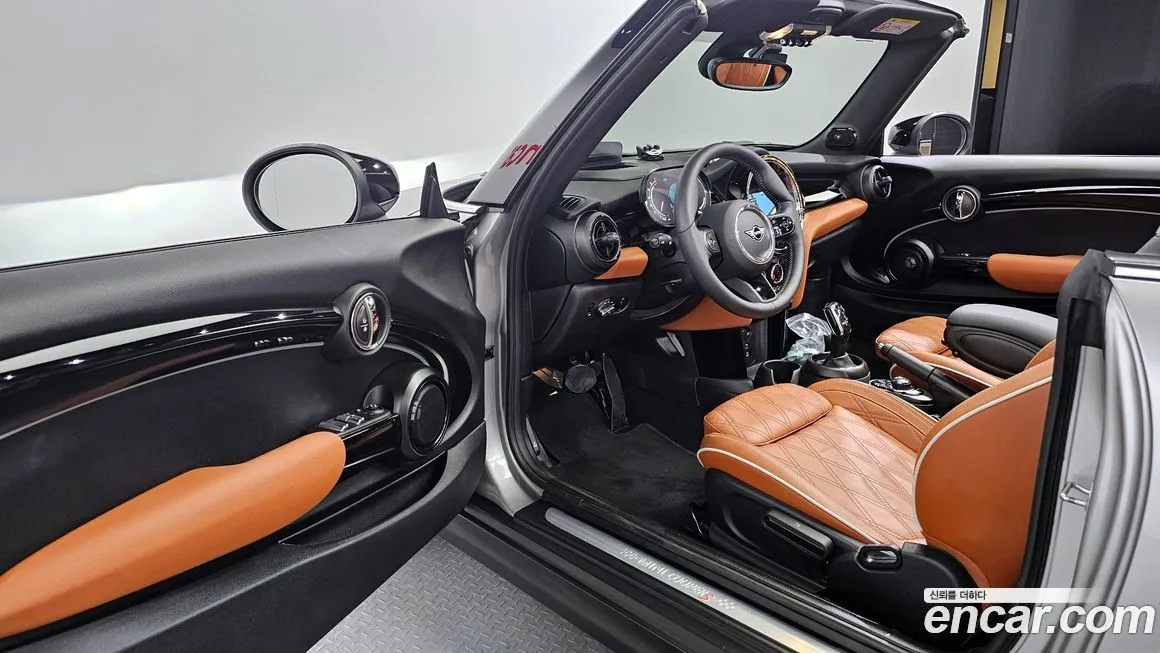 Mini Cooper Convertible 2024 из KR, фото 10
