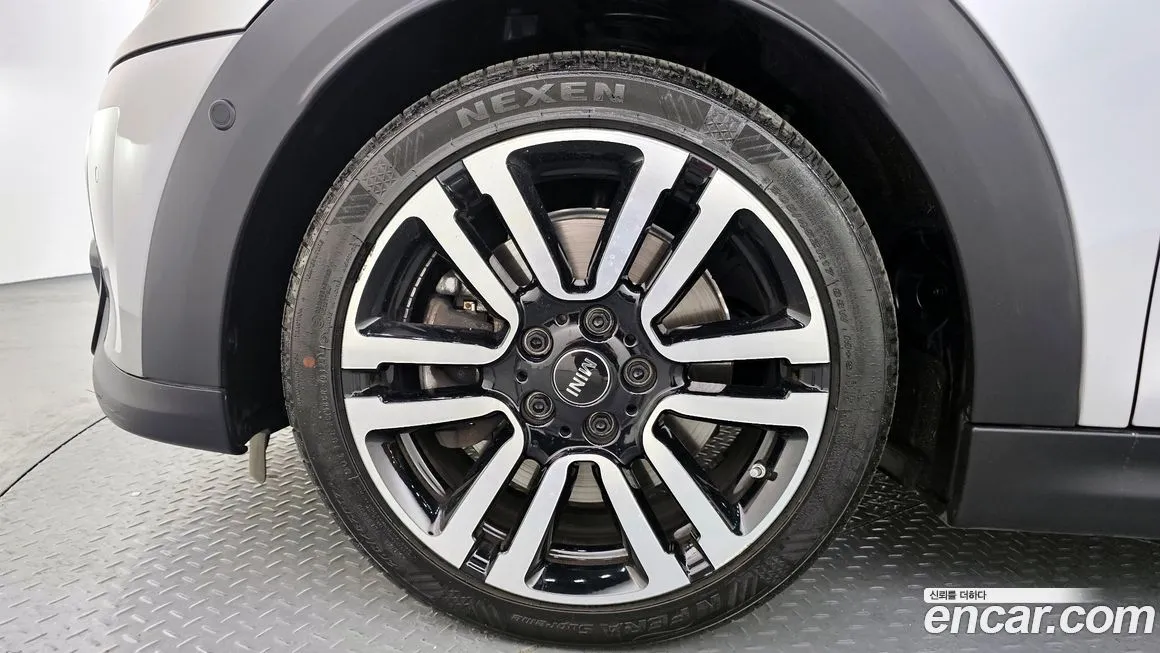 Mini Cooper Convertible 2024 из KR, фото 4