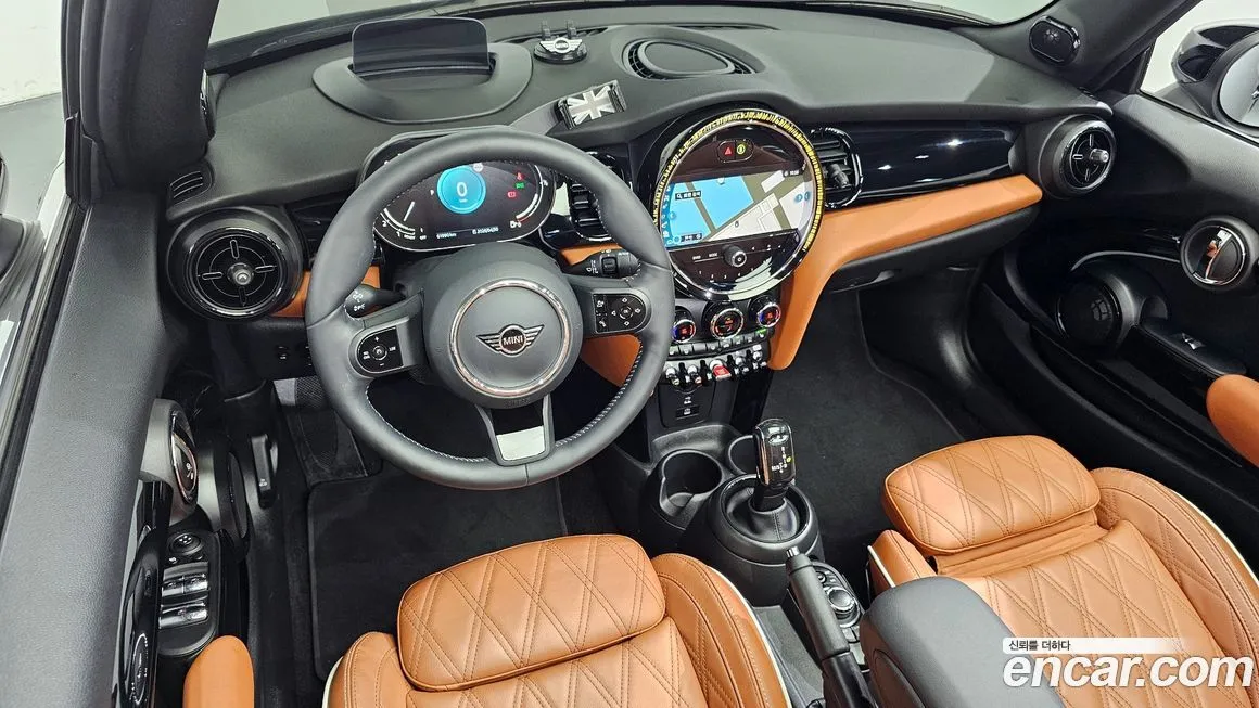Mini Cooper Convertible 2024 из KR, фото 8