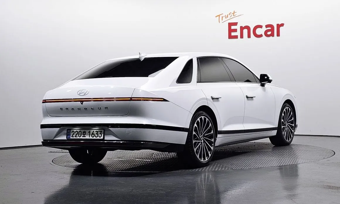 Hyundai Grandeur 2023 из KR, фото 2