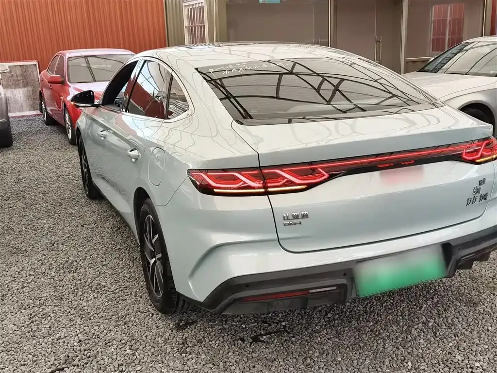 BYD Qin L — фото 10