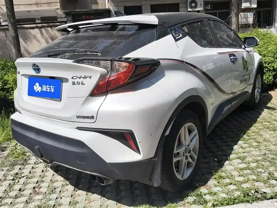 Toyota C-HR — фото 9